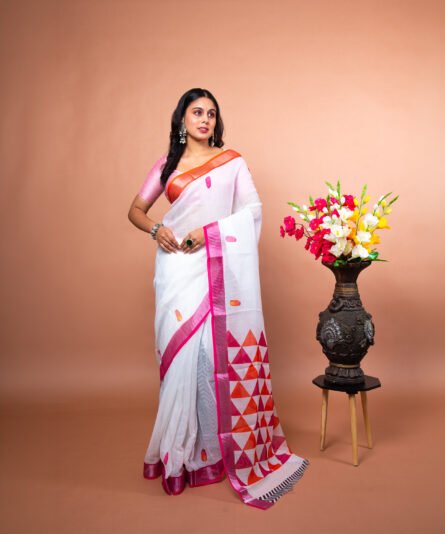 Kayaaz Women's  cotton White Saree  With Unstitched Blouse Piece - Image 3