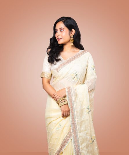 Kayaaz Women's Satin off white Saree  With Unstitched Blouse Piece - Image 4